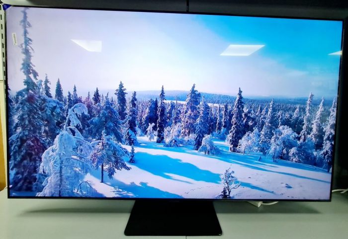 SAMSUNG QE65Q80AATXXU 65" Smart 4K Ultra HD HDR QLED TV with Bixby, Alexa & Google Assistant - Image 2